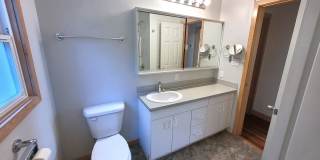 Bayview Condo 2 Bedrooms with Gas Fireplace  - S State St Gallery 48