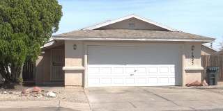 3+2 Stylish, Move‑In Ready Home with New Flooring and Fresh Interior Gallery 1