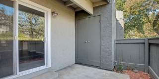 The Henley Apartment Homes Gallery 11