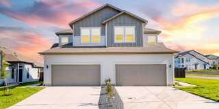 Stunning 4x3 Luxury Duplex in Buda, TX! Gallery 1