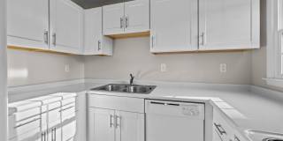 *MOVE IN READY* 3 Bed, 2 Bath Condo, Close to Uptown!!! Gallery 3