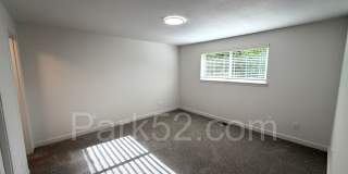 Newly Remodeled 3 Bedroom Duplex Gallery 13