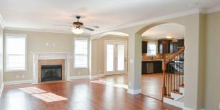 Pet Friendly Three Bedroom with Bonus! Gallery 5