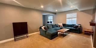 LUXURY 4 Bedroom home in NORTHGATE with Mountain Views Gallery 38