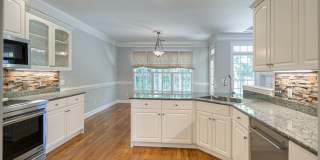 Beautiful Home in Willow Springs Just Minutes to Downtown Franklin Gallery 16