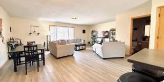 Updated 3bed 3bath End Unit Townhome w’Great Views Gallery 23