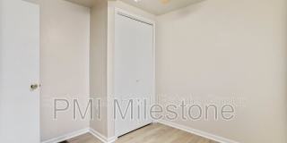 118 S Locust St Gallery 7