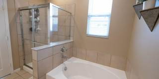 Three Bedroom with Garage near Grandview Gallery 10