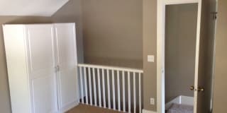 2 Bedroom Duplex in Riverside! Gallery 9