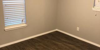 702 1/2 N Cleveland Ave Gallery 9