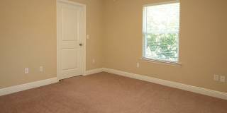 Hamptons on High – 4 Bedroom / 4 Bathroom Student Townhome Near FSU & TSC! Gallery 43