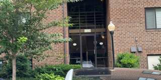 1523 NORTHGATE Square Gallery 1