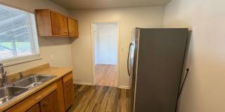 Newly Updated - Spacious 5 Bed 2 Bath Home Gallery 17