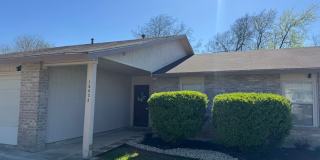 3 Bed / 2 Bath – Updated Home with Fireplace  Large Backyard Gallery 3