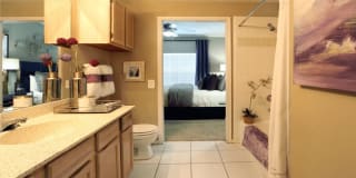 Kensington Square Gallery 27