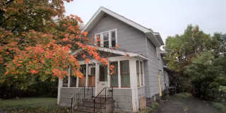AVAILABLE JUNE 1ST - 2 Bed/ 1 Bath w/ Great Yard! AVAILABLE JUNE 1ST - 2 Bed/ 1 Bath w/ Great Yard! Gallery 1