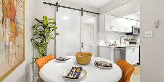 The Halston Gallery 7