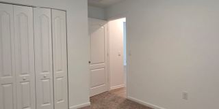 Beautiful 4 Bedroom in desirable Grand Reserve Community Gallery 9