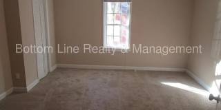 Room in 3 Bedroom Home at Plainview Rd Gallery 20