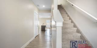 3 Bedroom 2.5 Bathroom Town Home - 1 Car Garage - dog negotiable Gallery 8