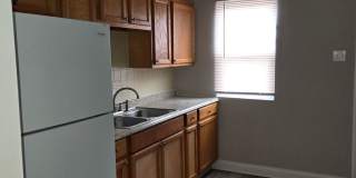 Spacious 3 bedroom 1.5 bath Gallery 3