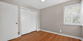 Charming 3BR House in Aurora Gallery 18