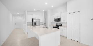 Modern 3 bedroom 2 bathroom single family home in Lehigh Acres Gallery 7