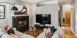 212 W Washington Street Gallery 9