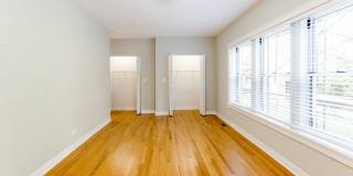 3521-29 1/2 N Broadway Gallery 21