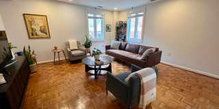 Gorgeous 2-Bed/2-Bath Condo in the Heart of Old City! Available August 1st! Gallery 5