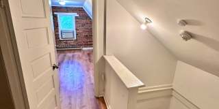 Spacious 6 bedroom 3.5 bath Tudor Townhouse w/Deck close to Georgetown University & Hospital Gallery 45