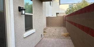 Modern 3-Bedroom + Loft + Den in Gated Phoenix Community with Mountain Views Gallery 27
