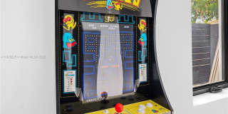 550 NW 42nd St Gallery 54