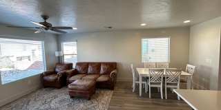 Charming 4 Bd, 2.5 bath in spacious home! Gallery 21