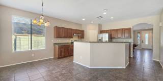 Beautifull & Spacious home with a pool in Rio Paseo Neighborhood of Goodyear! Beautifull & Spacious home with a pool in Rio Paseo Neighborhood of Goodyear! Gallery 8