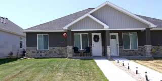 Beautiful Furnished Townhouse -Shorter Term Lease Available. Gallery 1