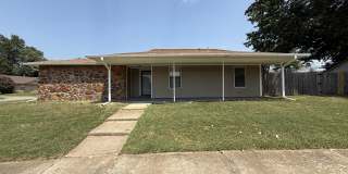 1237 N Ironwood Pl Gallery 1
