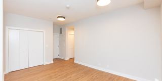 658 W Wrightwood Gallery 4