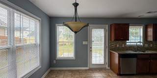Spacious 3 Bed 2.5 Bath Home with Fenced Backyard Gallery 8