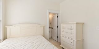 A great place to stay that is a nice and cozy cottage in the great neighborhood of Southwood Gallery 26