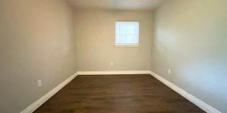 2709 NW Hilltop Drive Gallery 17