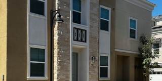 SPACIOUS 3 BEDROOM 3.5 BATH TRI-STORY TOWNHOME Gallery 1