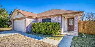 *COMING SOON* *MOVE IN SPECIAL* Beautiful 3 Bedroom Home with Granite Countertops & Large Backyard *COMING SOON* *MOVE IN SPECIAL* Beautiful 3 Bedroom Home with Granite Countertops & Large Backyard Gallery 1