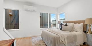 Like new 2 bedroom townhome in Georgetown Gallery 9