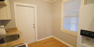 Charming 2 Bed / 1 Bath Cottage Gallery 8