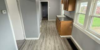Cute 2 Bedroom Home with Large yard! Gallery 14