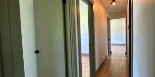 Updated 3 Bedroom House on the Eastside Gallery 39