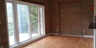 MODERN 2 BED/1BATH WITH GARAGE PARKING INCLUDED! MODERN 2 BED/1BATH WITH GARAGE PARKING INCLUDED! Gallery 1