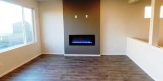 4Bd/2.5 Ba Two Story Home - Available to View! Gallery 6