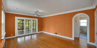 Miller Beach Living – Walk to the Lake! Gallery 8
